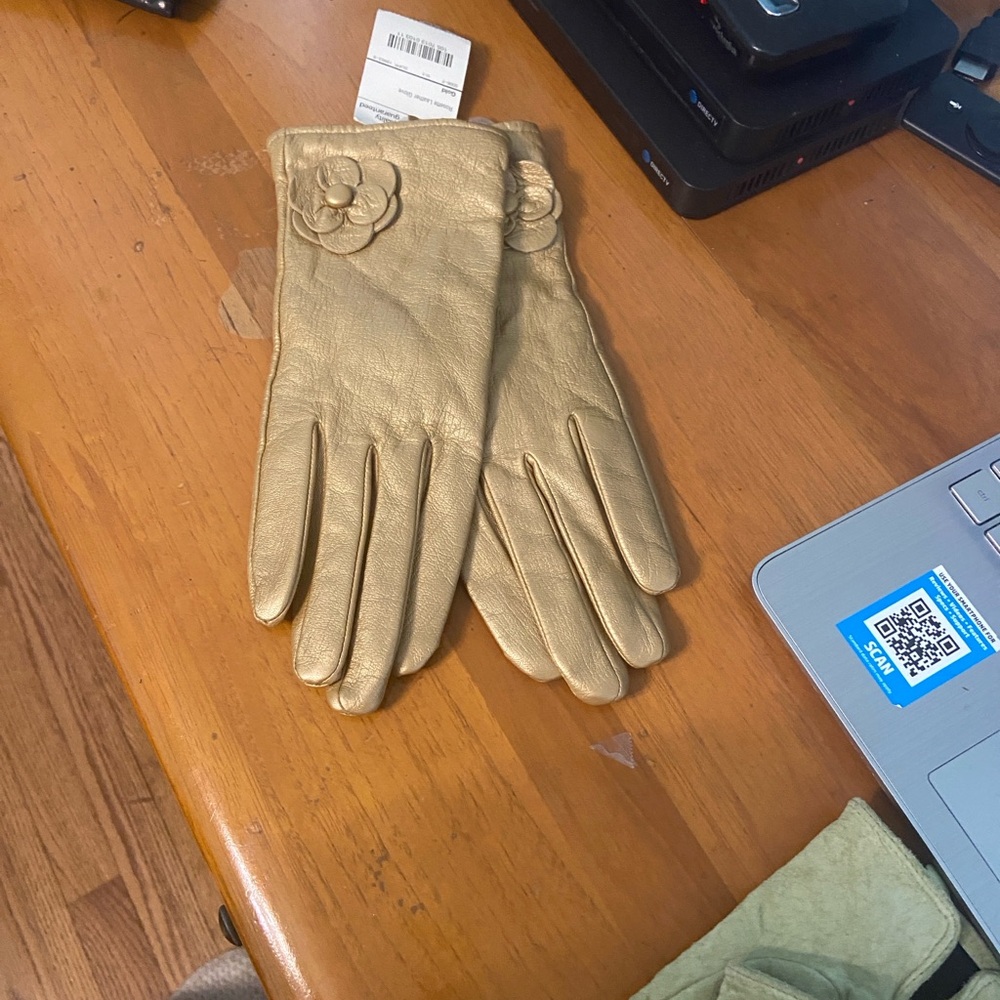 Worthington Gold Floral Leather Gloves